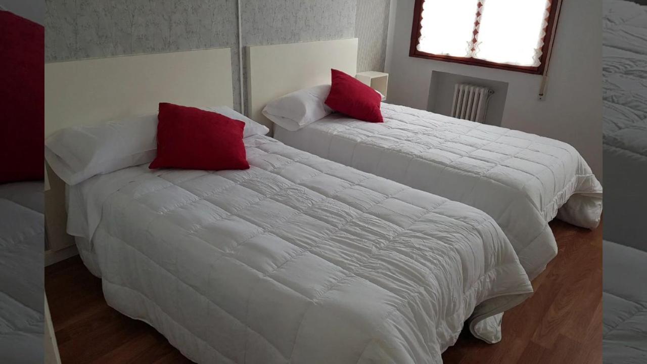 Apartamentos Halcon 里瓦德奥 外观 照片